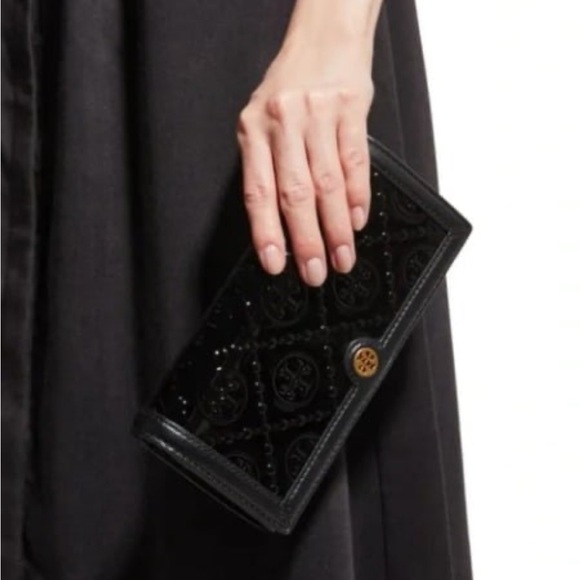 New✨ tory burch T monogram patent embossed wallet crossbody - Picture 4 of 16